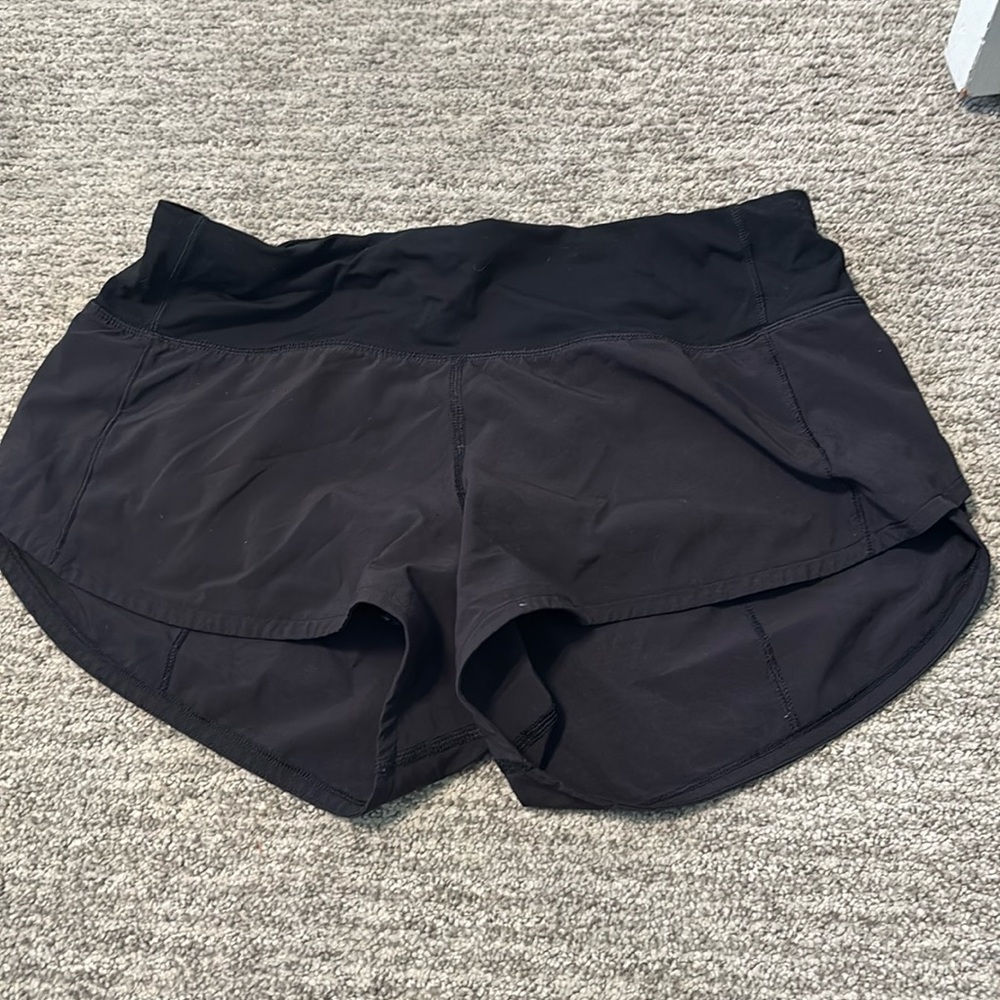 Black Lululemon SpeedUp shorts 2.5In. Size 4